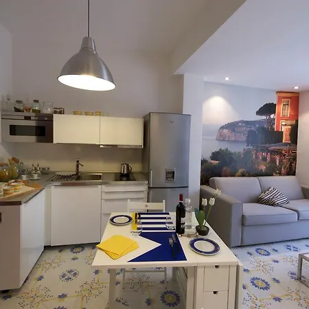 Flat * Sorrento