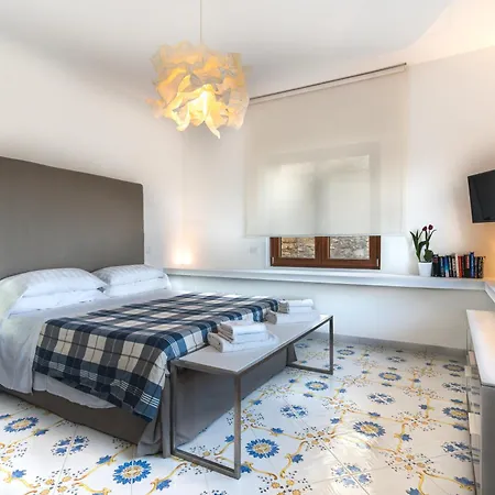 Central Flat Sorrento