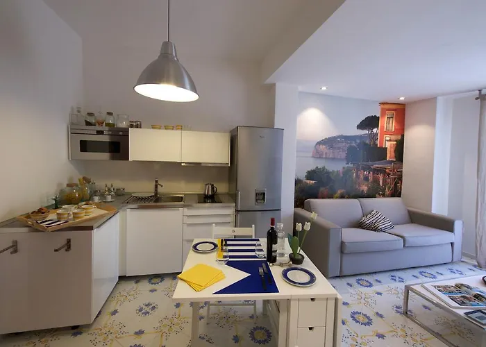 Central Flat * Sorrento